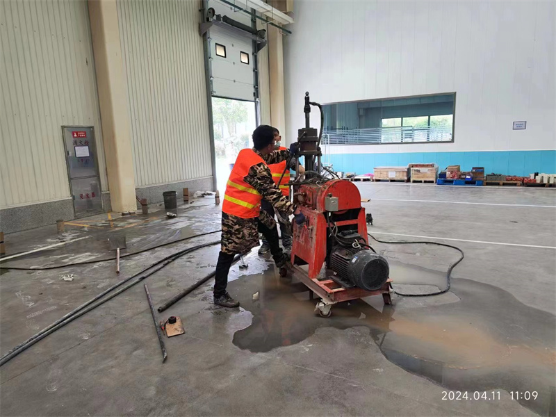 刚察厂房地面下沉塌陷注浆加固施工